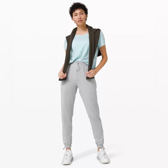 NWT Lululemon Ready to Rulu Jogger *Cinch
Heathered Silver Drop HSVD 12 - Picture 1 of 9